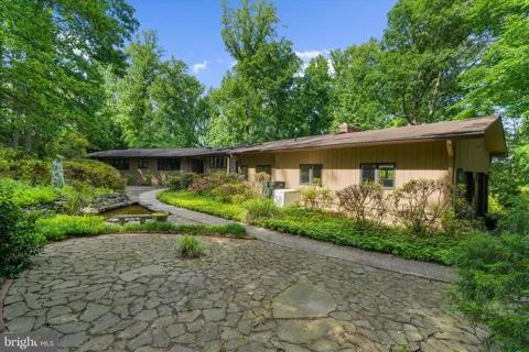 698 DISCOVERY ROAD