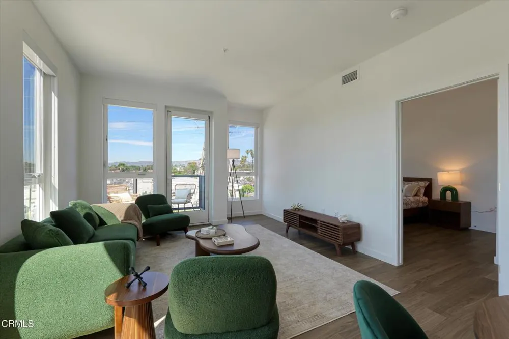 18900 Parthenia Street #205 Northridge, CA 91324