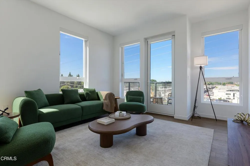 18900 Parthenia Street #205 Northridge, CA 91324