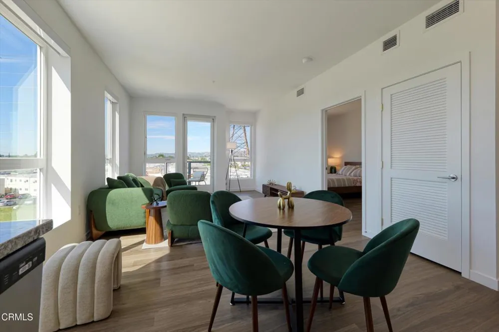 18900 Parthenia Street #205 Northridge, CA 91324