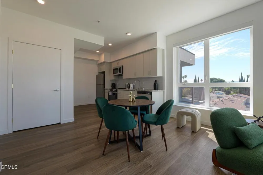18900 Parthenia Street #205 Northridge, CA 91324