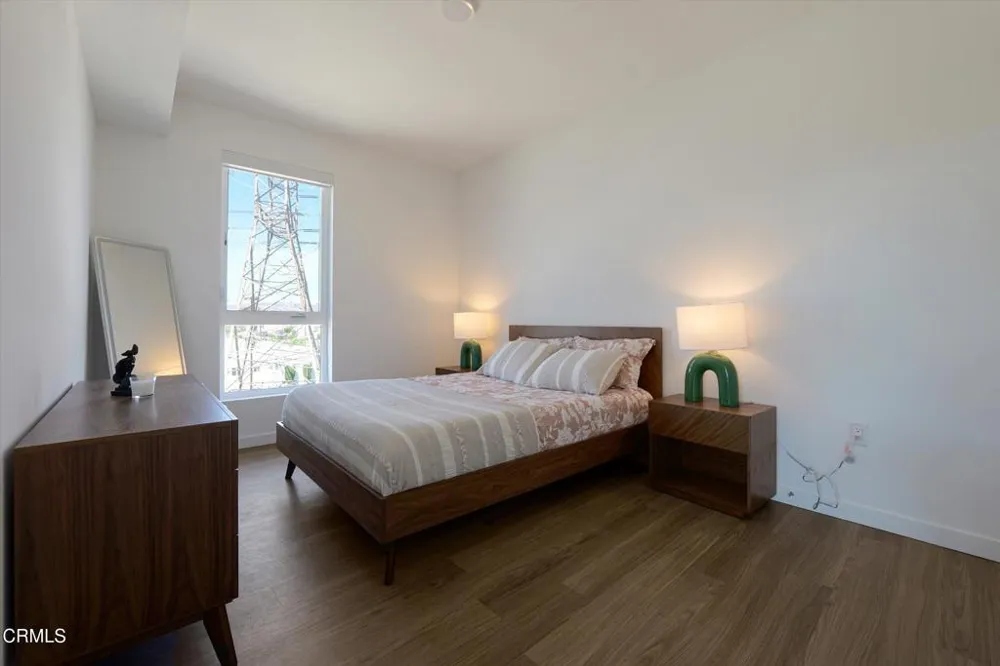 18900 Parthenia Street #205 Northridge, CA 91324