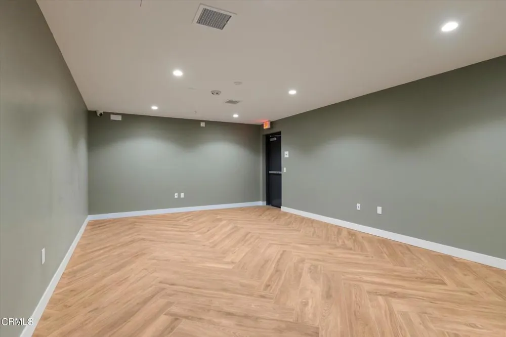 18900 Parthenia Street #205 Northridge, CA 91324