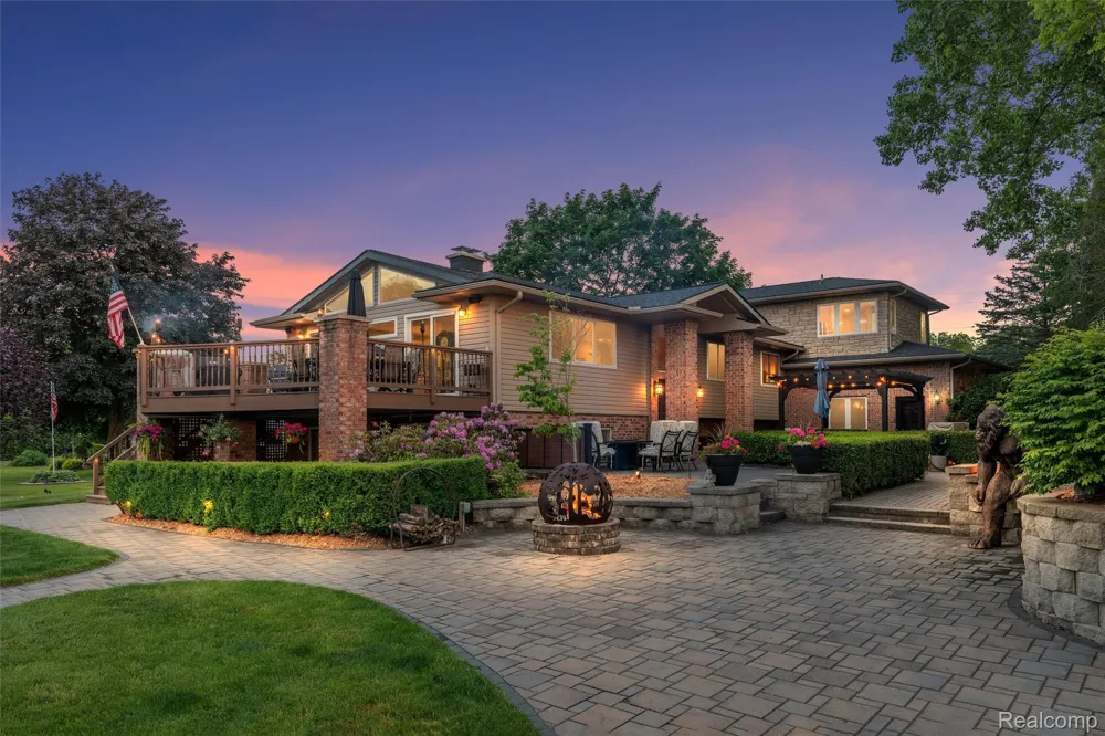 8950 Riverview Dexter Township, MI 48169