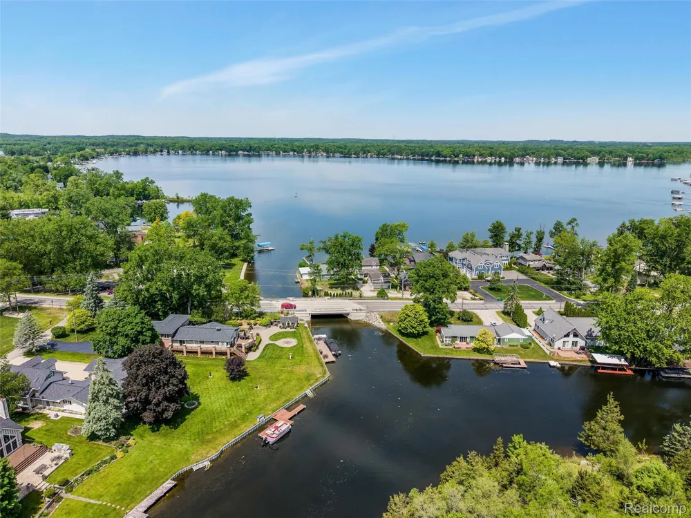 8950 Riverview Dexter Township, MI 48169