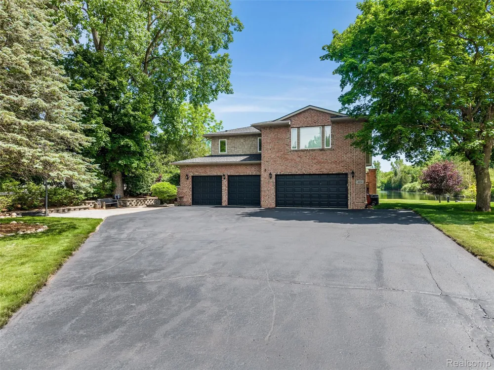8950 Riverview Dexter Township, MI 48169