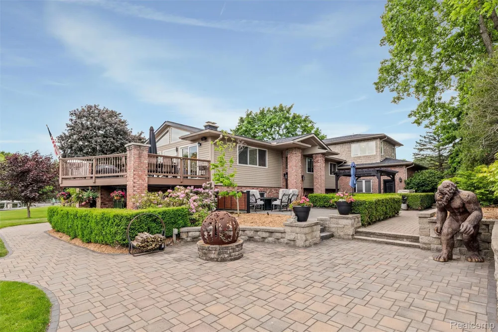8950 Riverview Dexter Township, MI 48169
