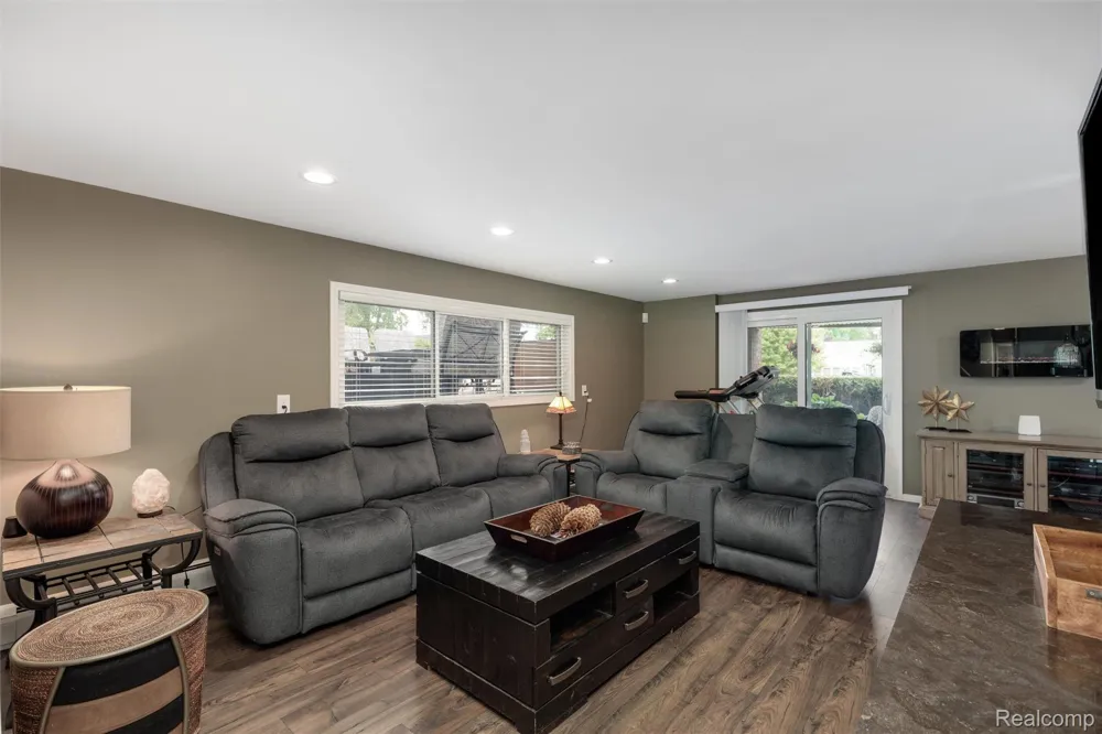 8950 Riverview Dexter Township, MI 48169