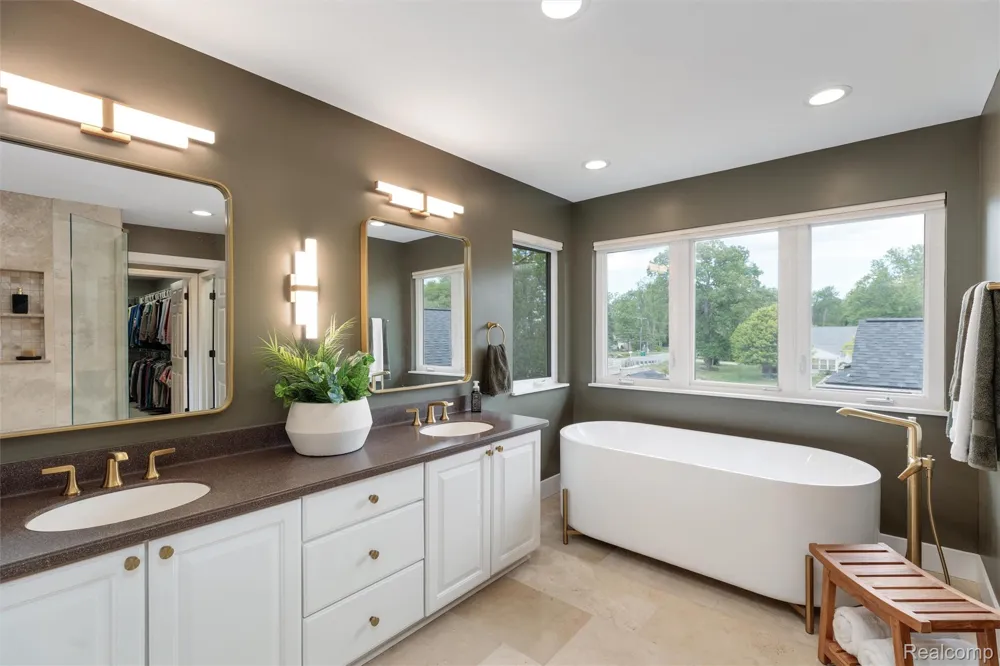8950 Riverview Dexter Township, MI 48169