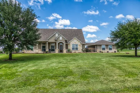 586 Ruby Drive