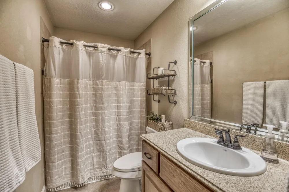 586 Ruby Drive Bellville, TX 77418