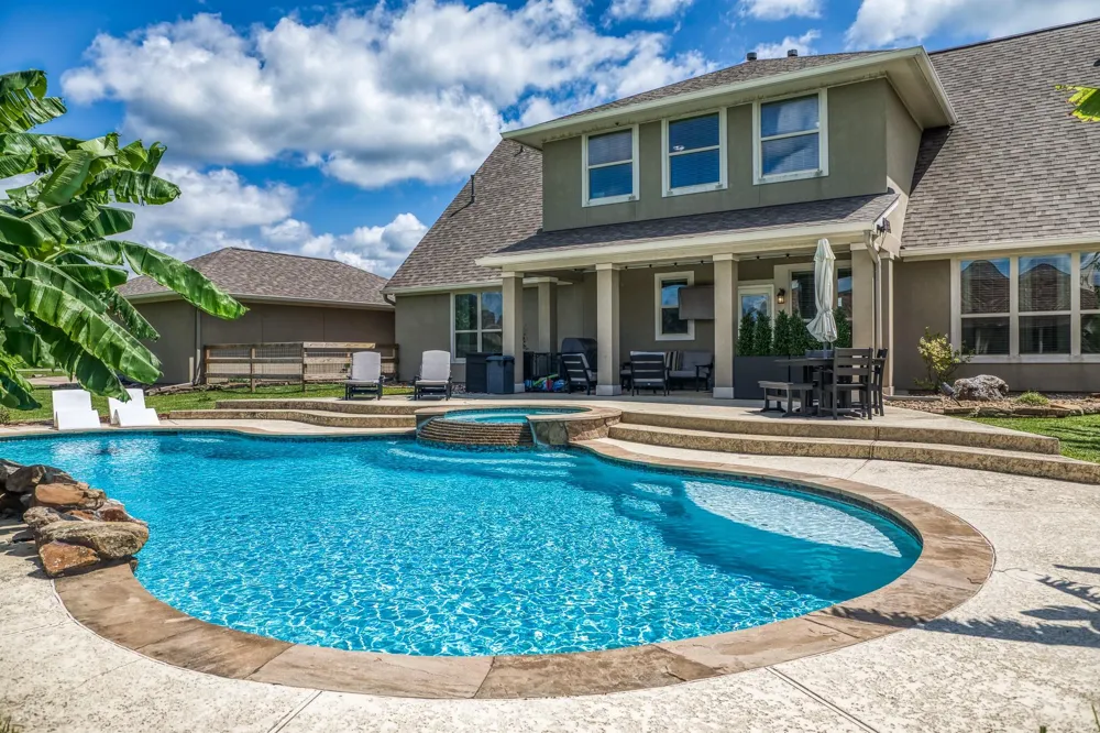 586 Ruby Drive Bellville, TX 77418