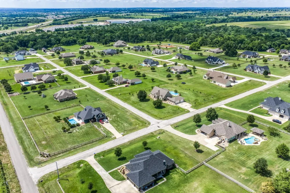 586 Ruby Drive Bellville, TX 77418