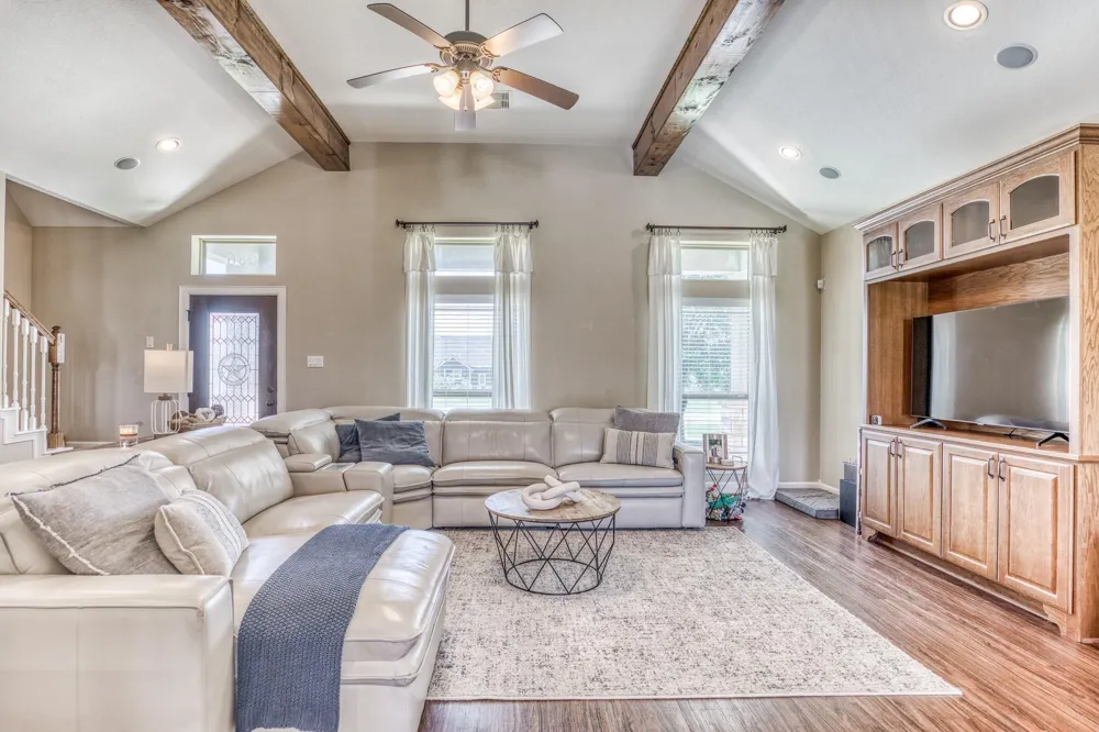 586 Ruby Drive Bellville, TX 77418