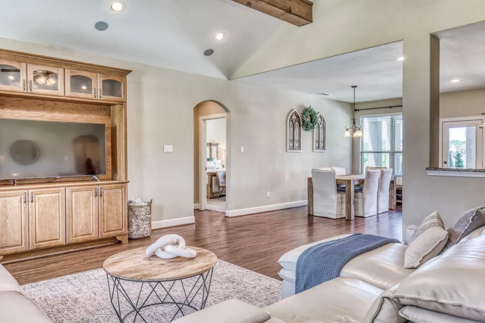 586 Ruby Drive Bellville, TX 77418