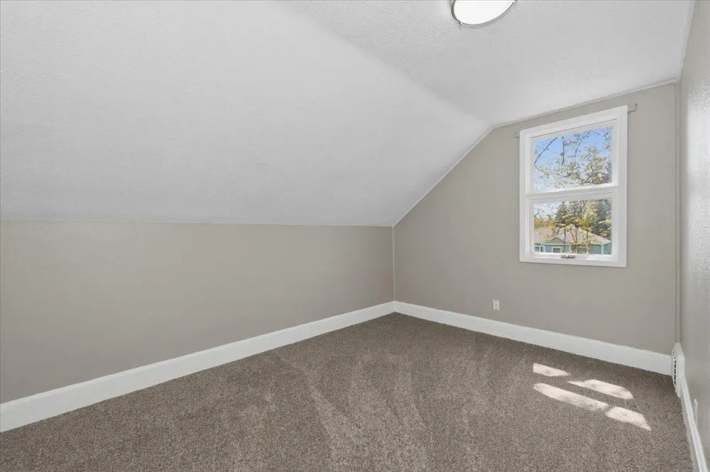 5319 E 3rd Street Superior, WI 54880