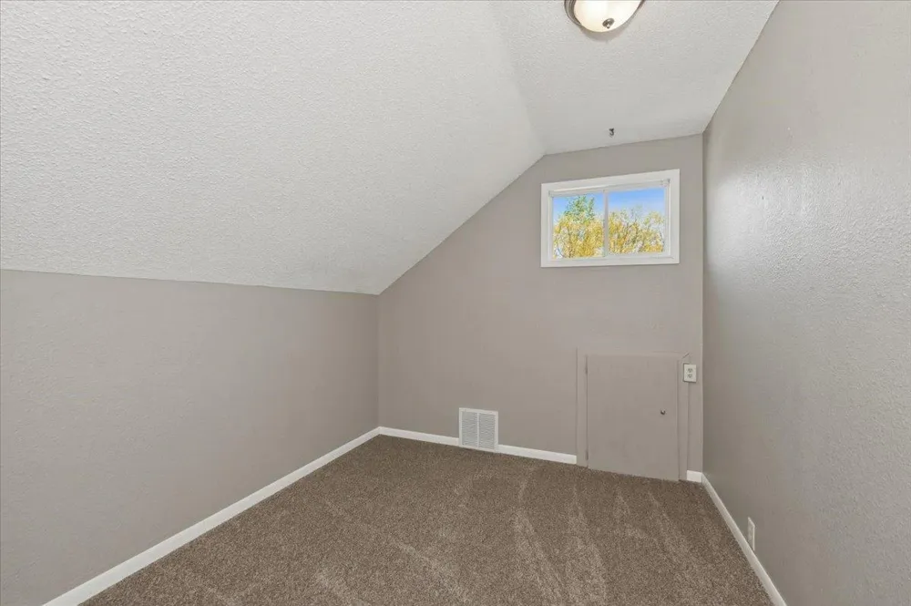 5319 E 3rd Street Superior, WI 54880