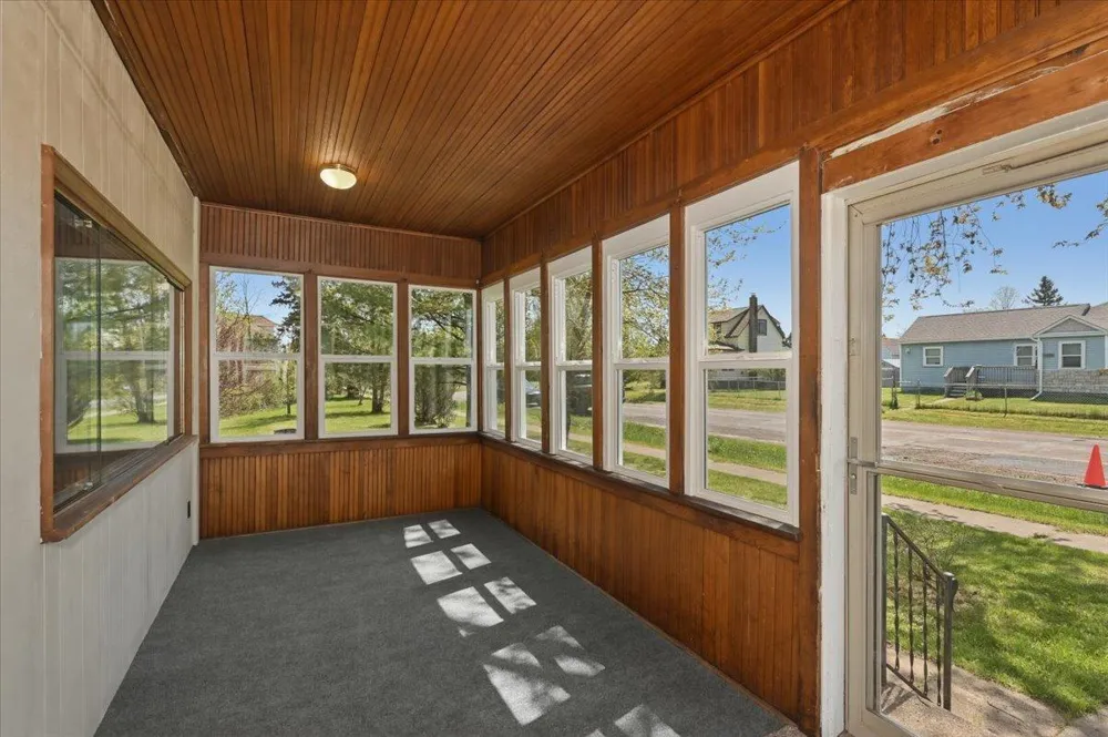 5319 E 3rd Street Superior, WI 54880