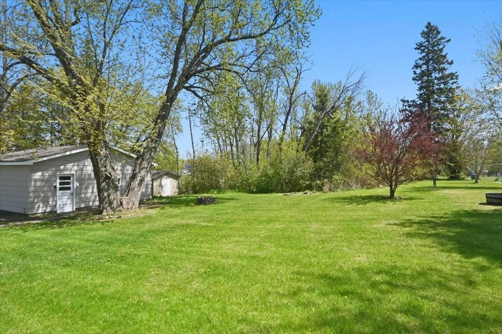 5319 E 3rd Street Superior, WI 54880
