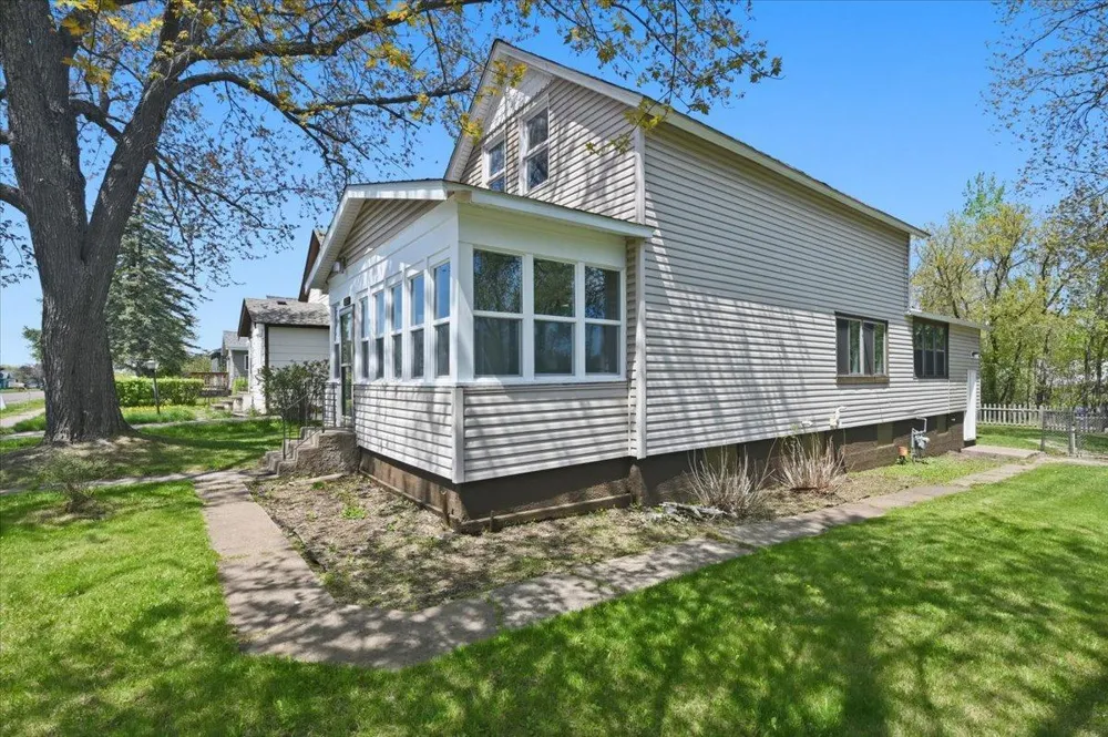 5319 E 3rd Street Superior, WI 54880