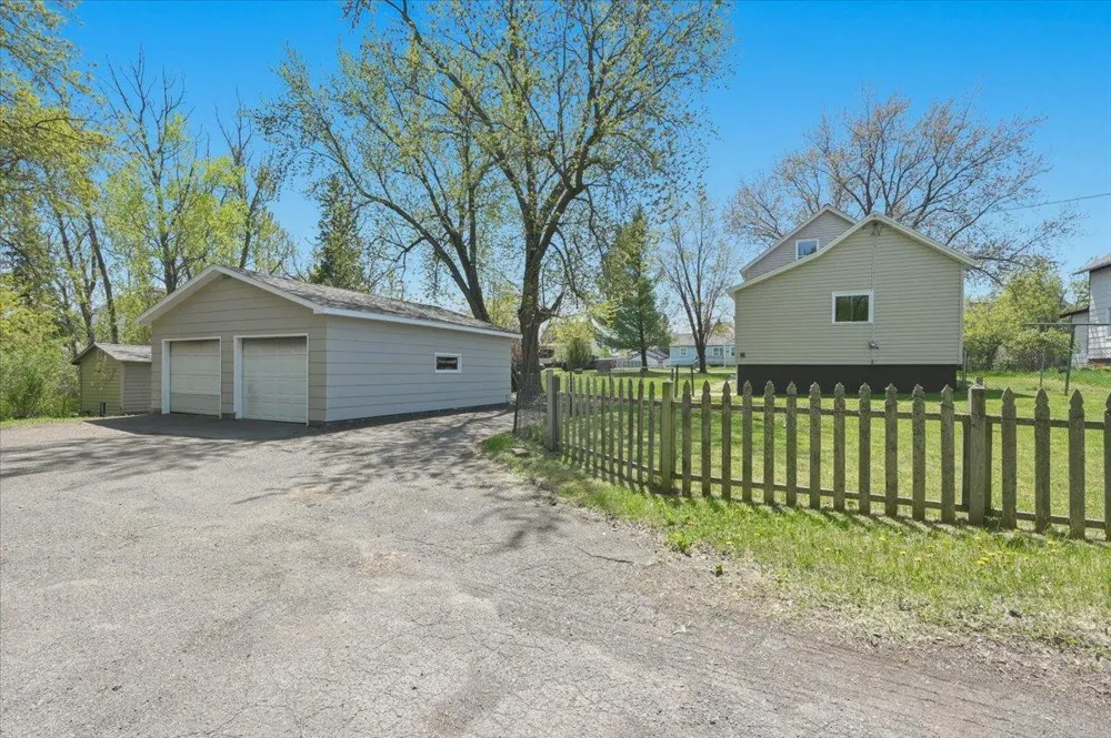 5319 E 3rd Street Superior, WI 54880
