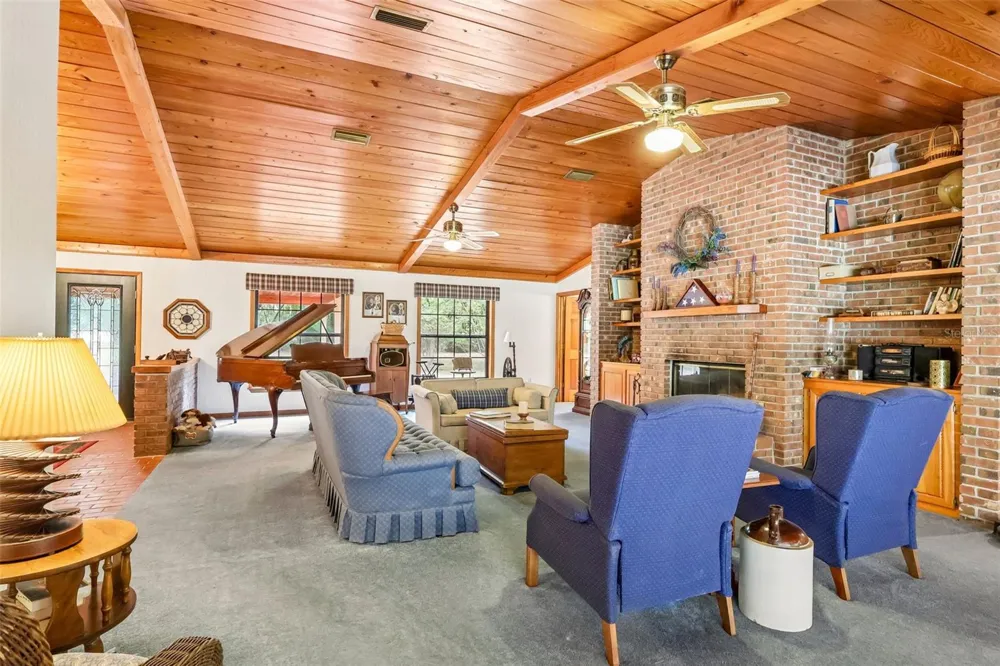 2685 CR 564 Bushnell, FL 33513