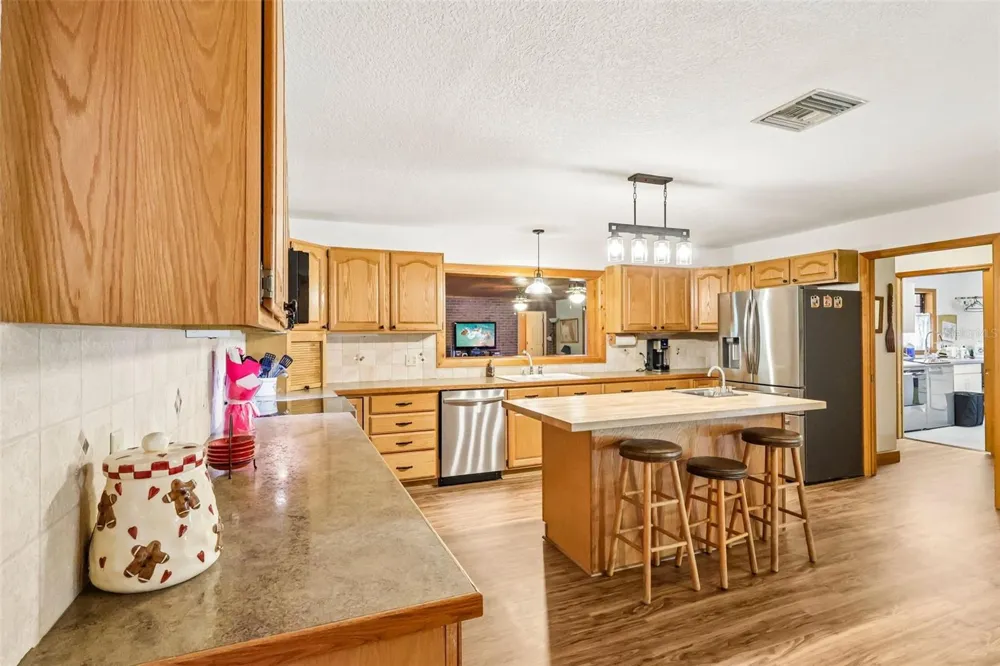 2685 CR 564 Bushnell, FL 33513
