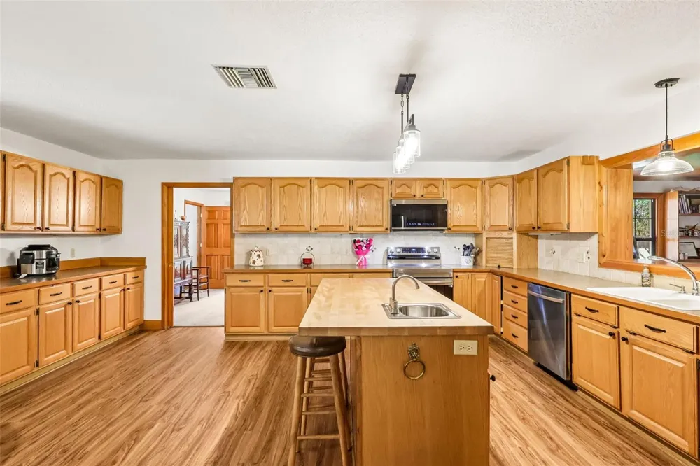 2685 CR 564 Bushnell, FL 33513