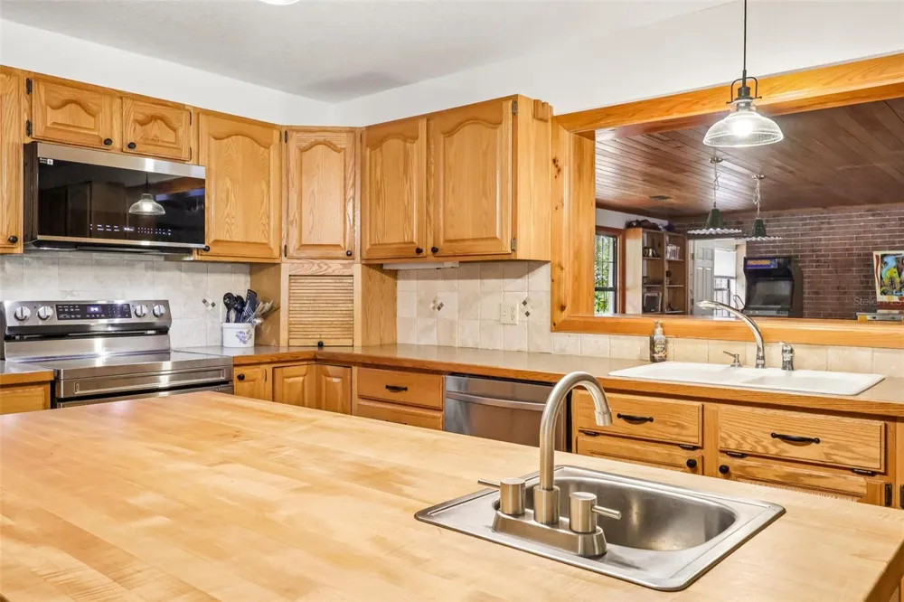 2685 CR 564 Bushnell, FL 33513