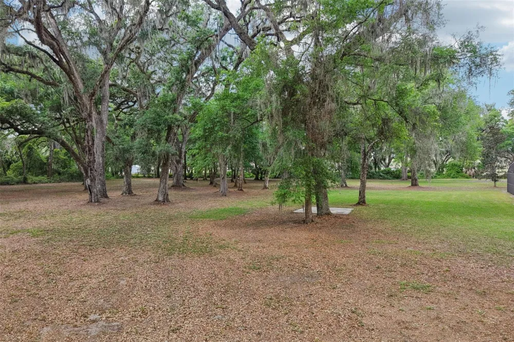 2685 CR 564 Bushnell, FL 33513
