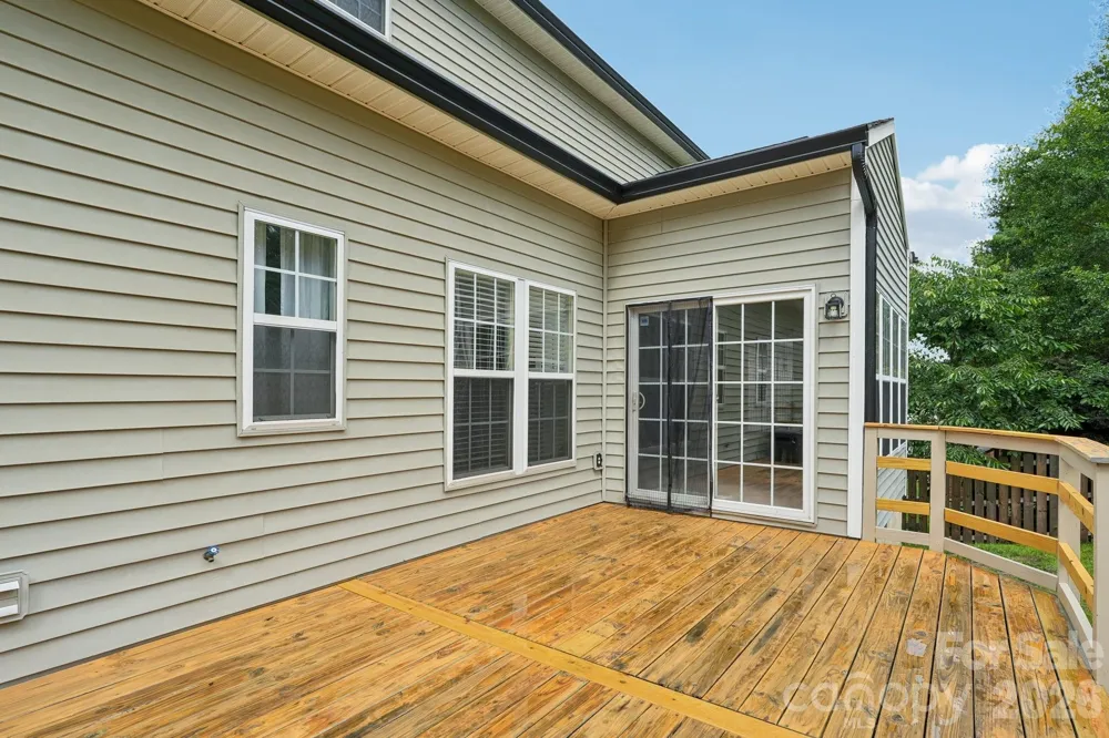 1038 Pepperwood Place Lake Wylie, SC 29710