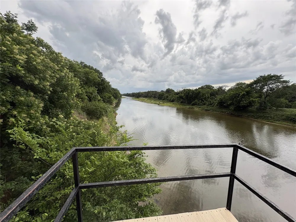 1170 Brazos Loop Gholson, TX 76705