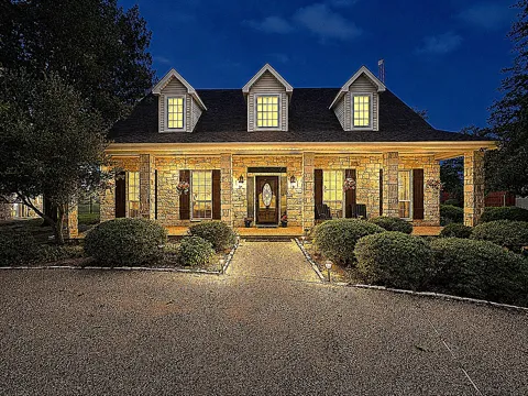 1170 Brazos Loop