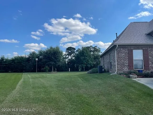 1018 Fairway Cove Mccomb, MS 39648