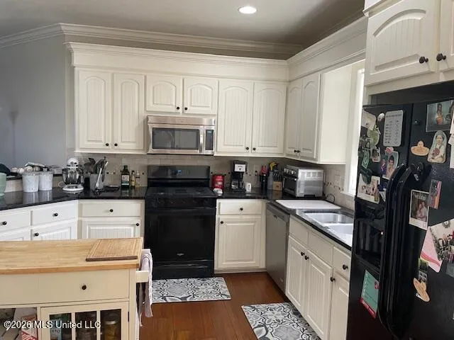 1018 Fairway Cove Mccomb, MS 39648