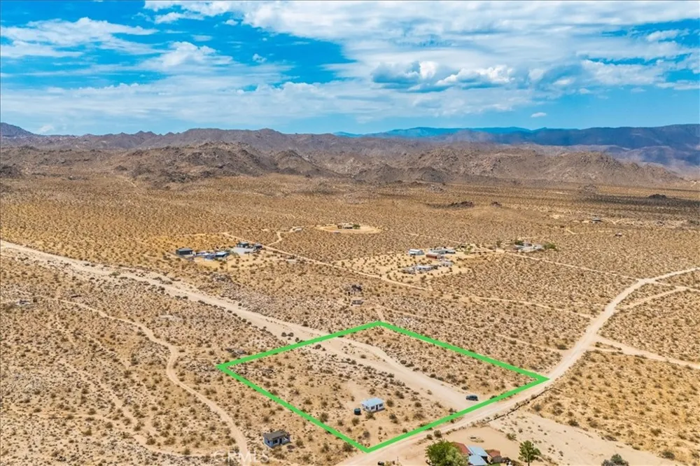 777 Quail Bush Road Landers, CA 92285