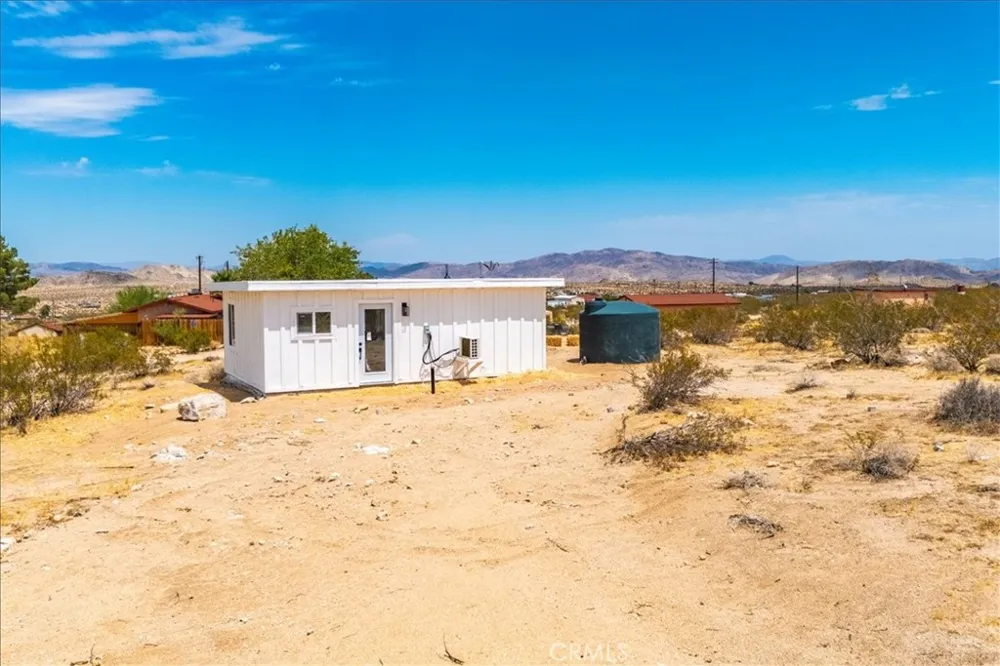 777 Quail Bush Road Landers, CA 92285