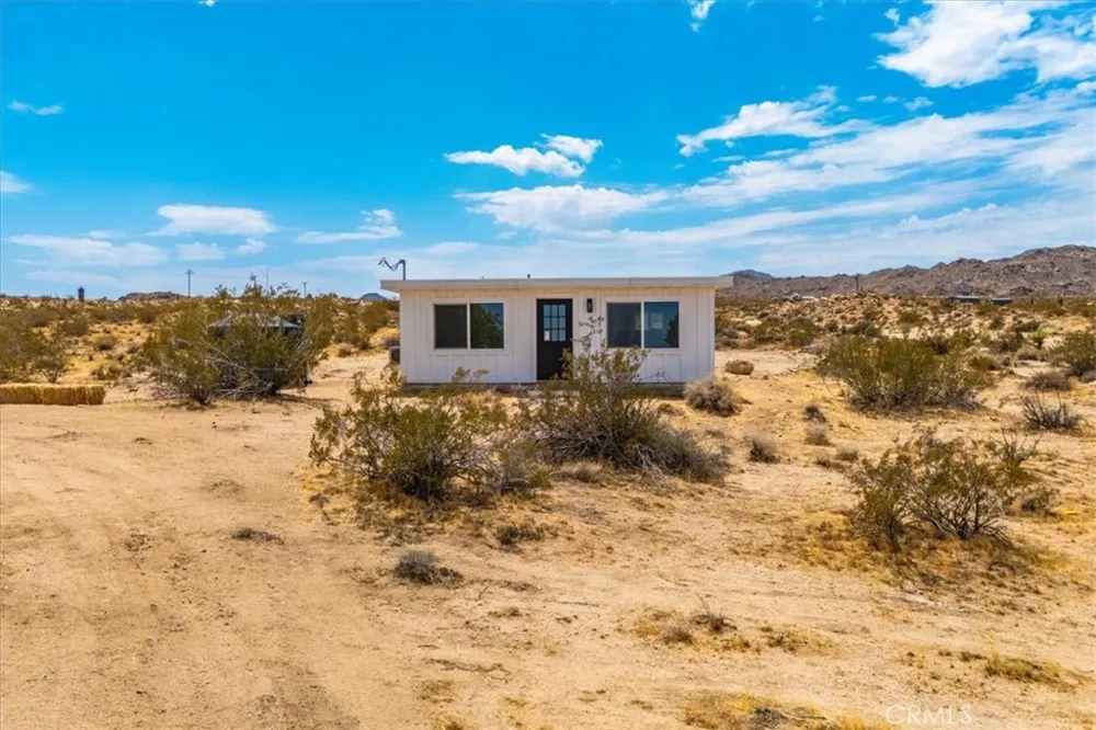 777 Quail Bush Road Landers, CA 92285