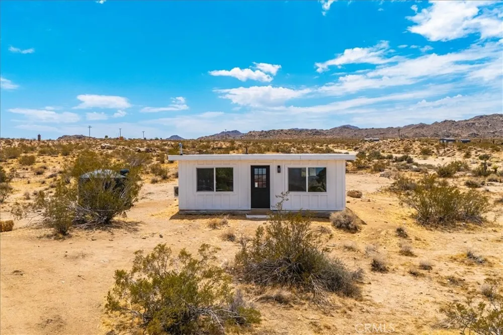 777 Quail Bush Road Landers, CA 92285