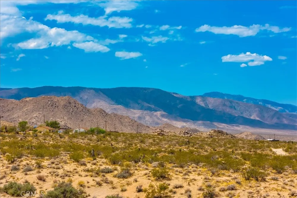 777 Quail Bush Road Landers, CA 92285