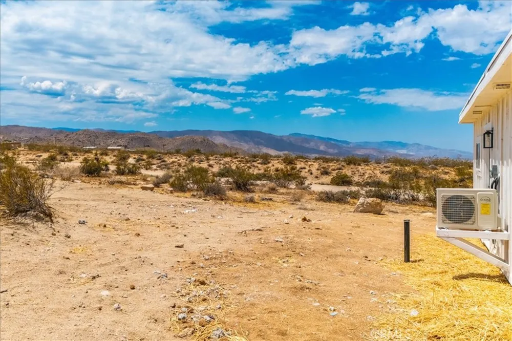 777 Quail Bush Road Landers, CA 92285