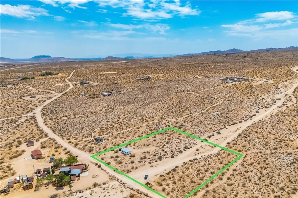 777 Quail Bush Road Landers, CA 92285