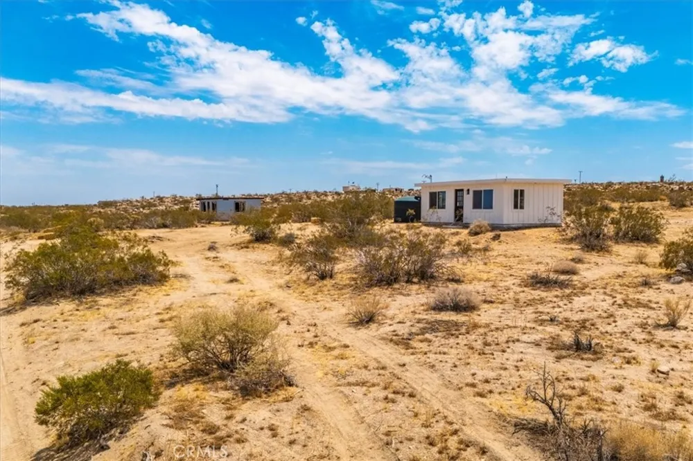 777 Quail Bush Road Landers, CA 92285