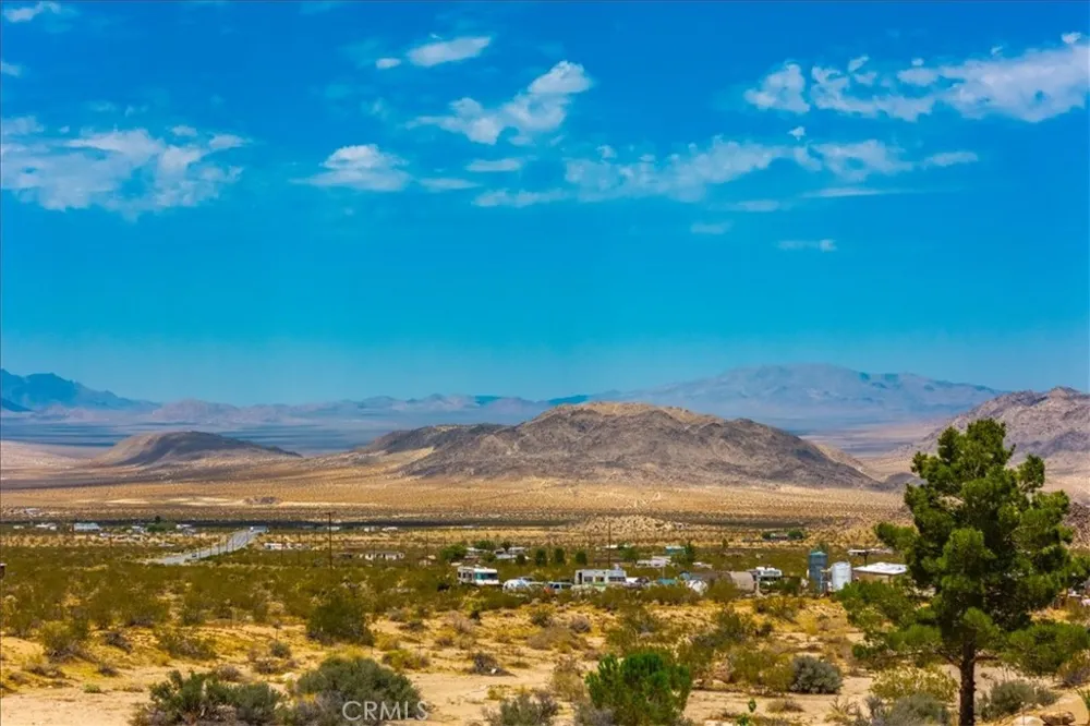 777 Quail Bush Road Landers, CA 92285