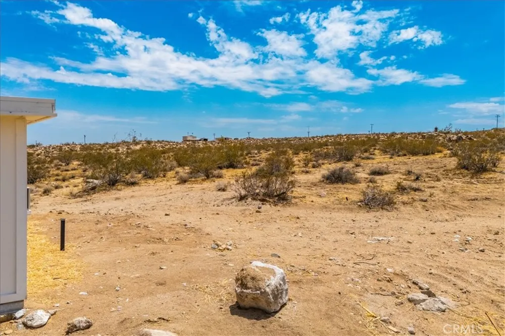 777 Quail Bush Road Landers, CA 92285