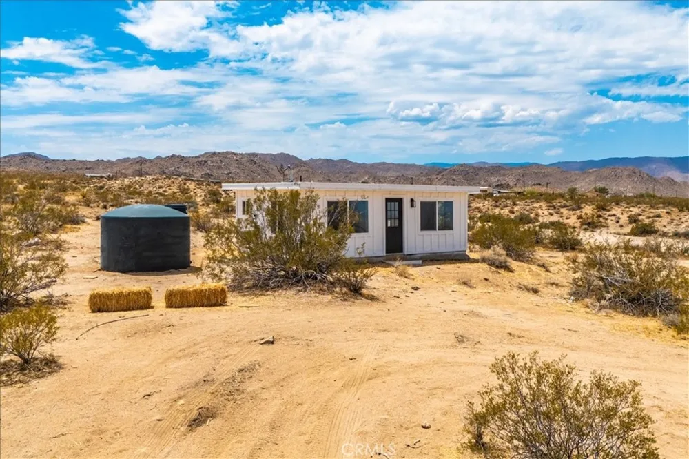 777 Quail Bush Road Landers, CA 92285