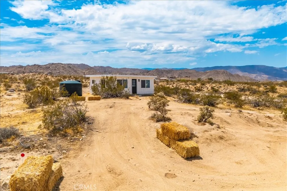 777 Quail Bush Road Landers, CA 92285