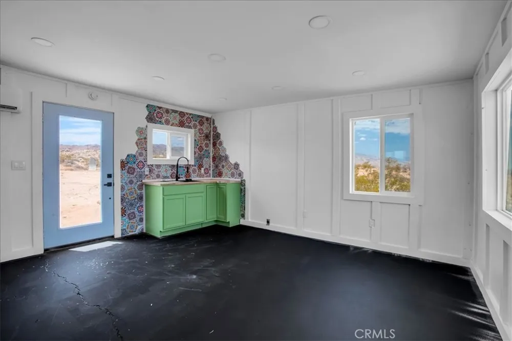 777 Quail Bush Road Landers, CA 92285