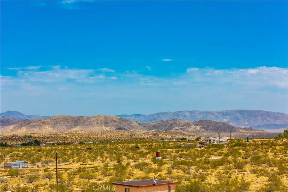 777 Quail Bush Road Landers, CA 92285