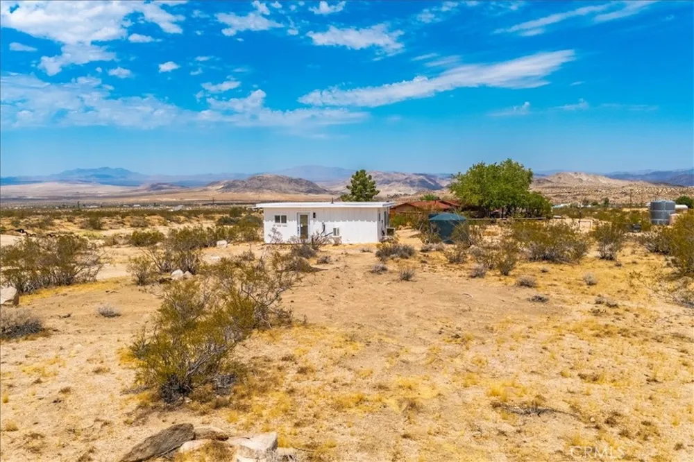777 Quail Bush Road Landers, CA 92285